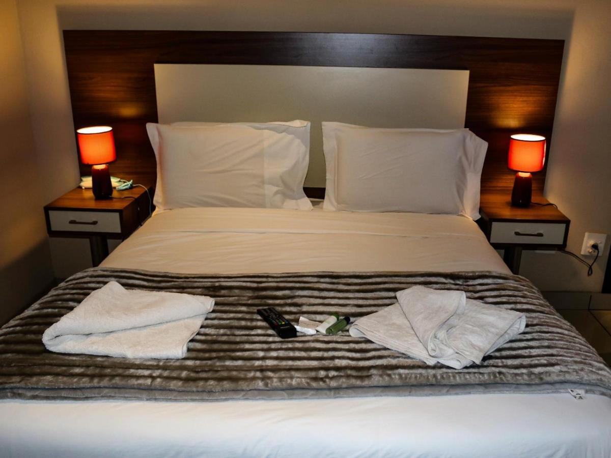 Eagle Nest Luxury Accommodation Роодепоорт Екстериор снимка