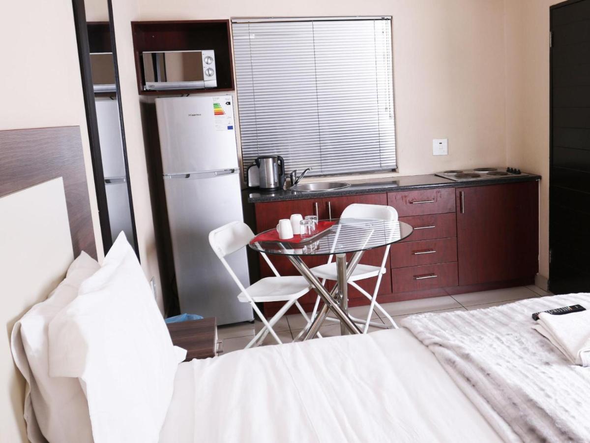 Eagle Nest Luxury Accommodation Роодепоорт Екстериор снимка