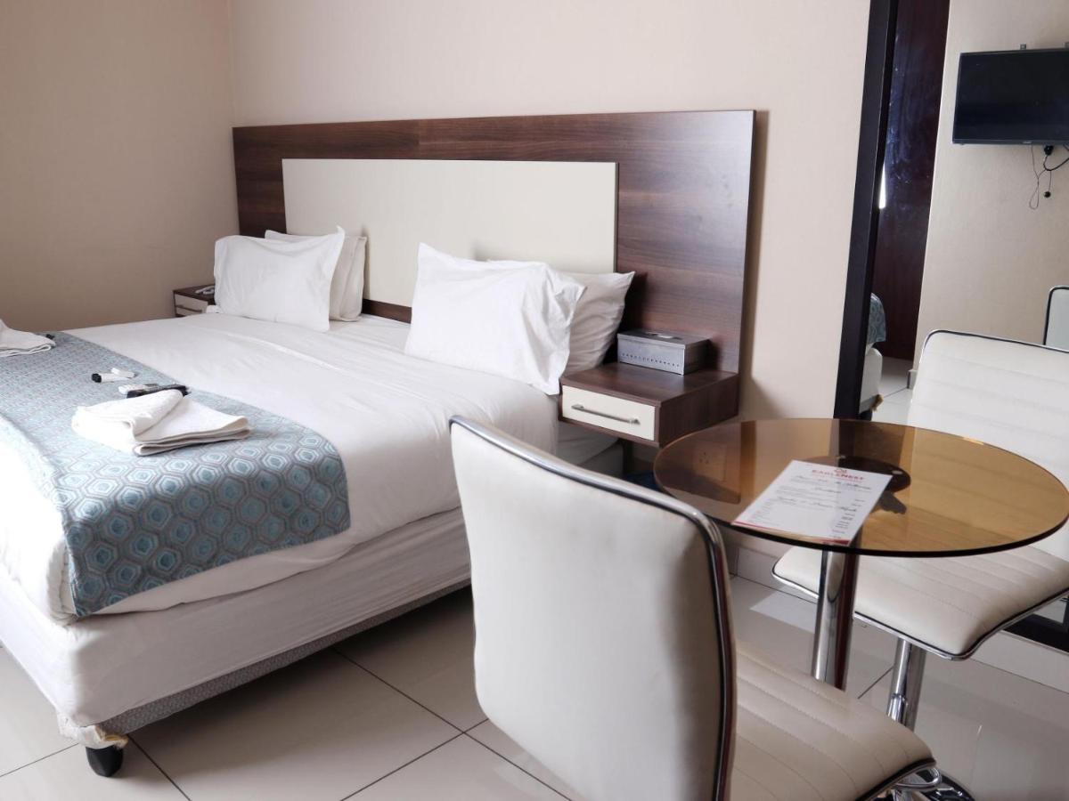 Eagle Nest Luxury Accommodation Роодепоорт Екстериор снимка