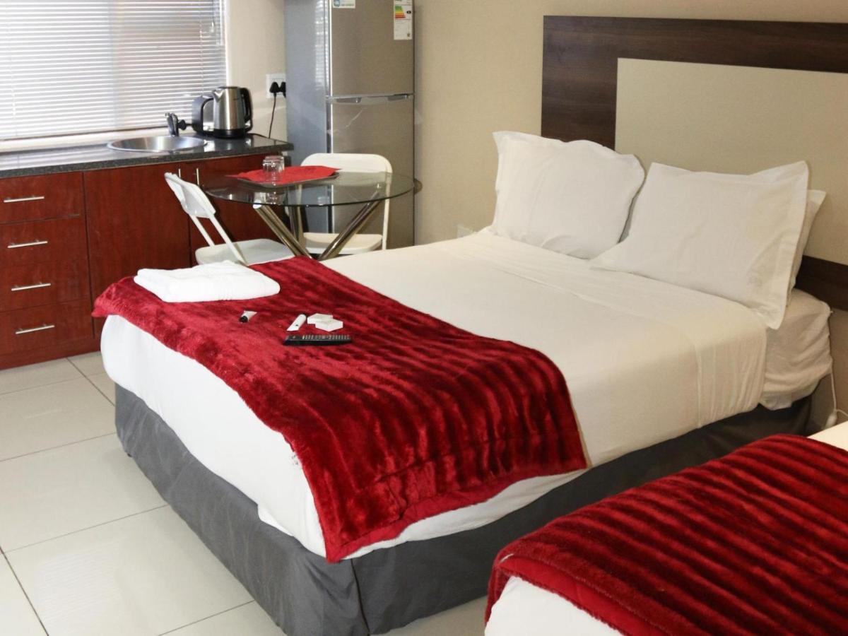 Eagle Nest Luxury Accommodation Роодепоорт Екстериор снимка