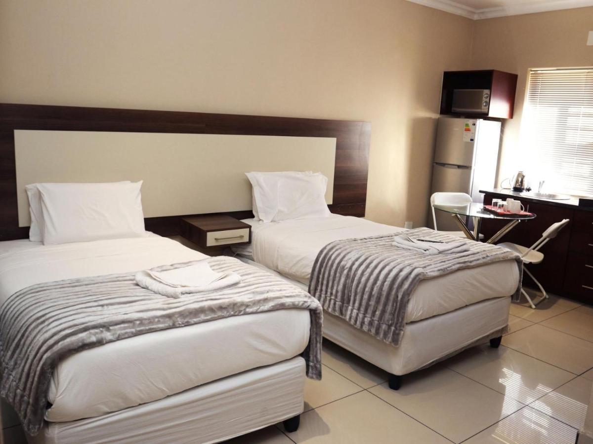 Eagle Nest Luxury Accommodation Роодепоорт Екстериор снимка