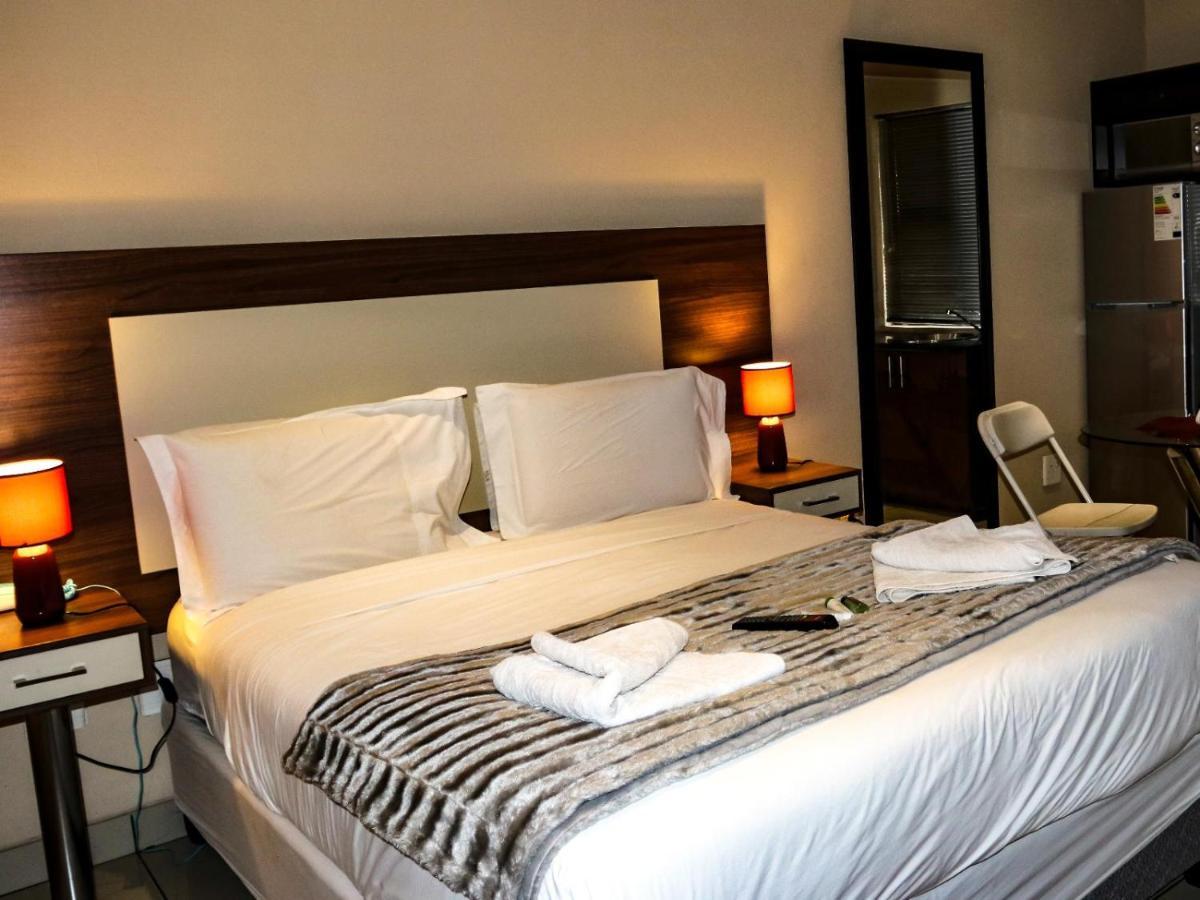 Eagle Nest Luxury Accommodation Роодепоорт Екстериор снимка