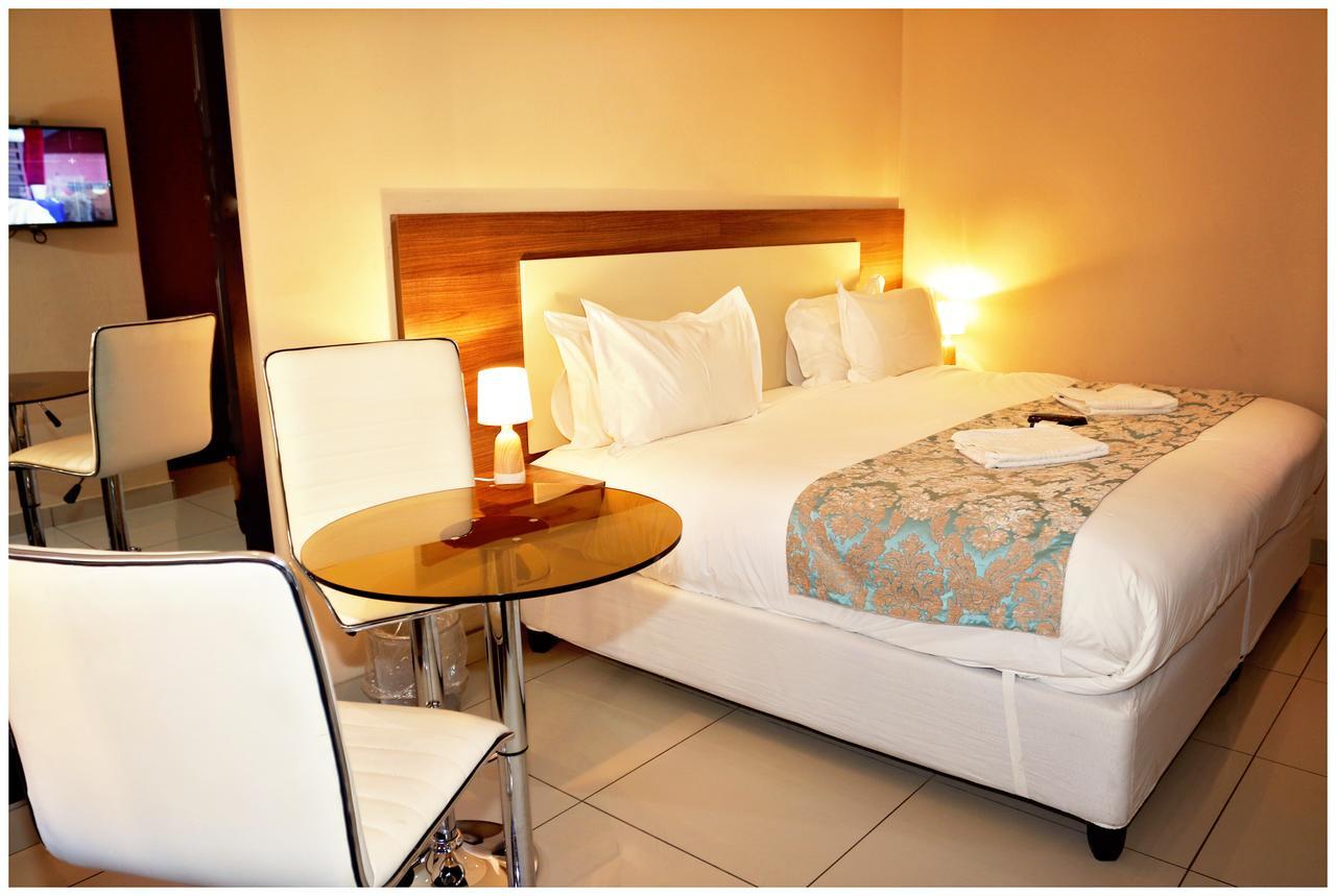 Eagle Nest Luxury Accommodation Роодепоорт Екстериор снимка