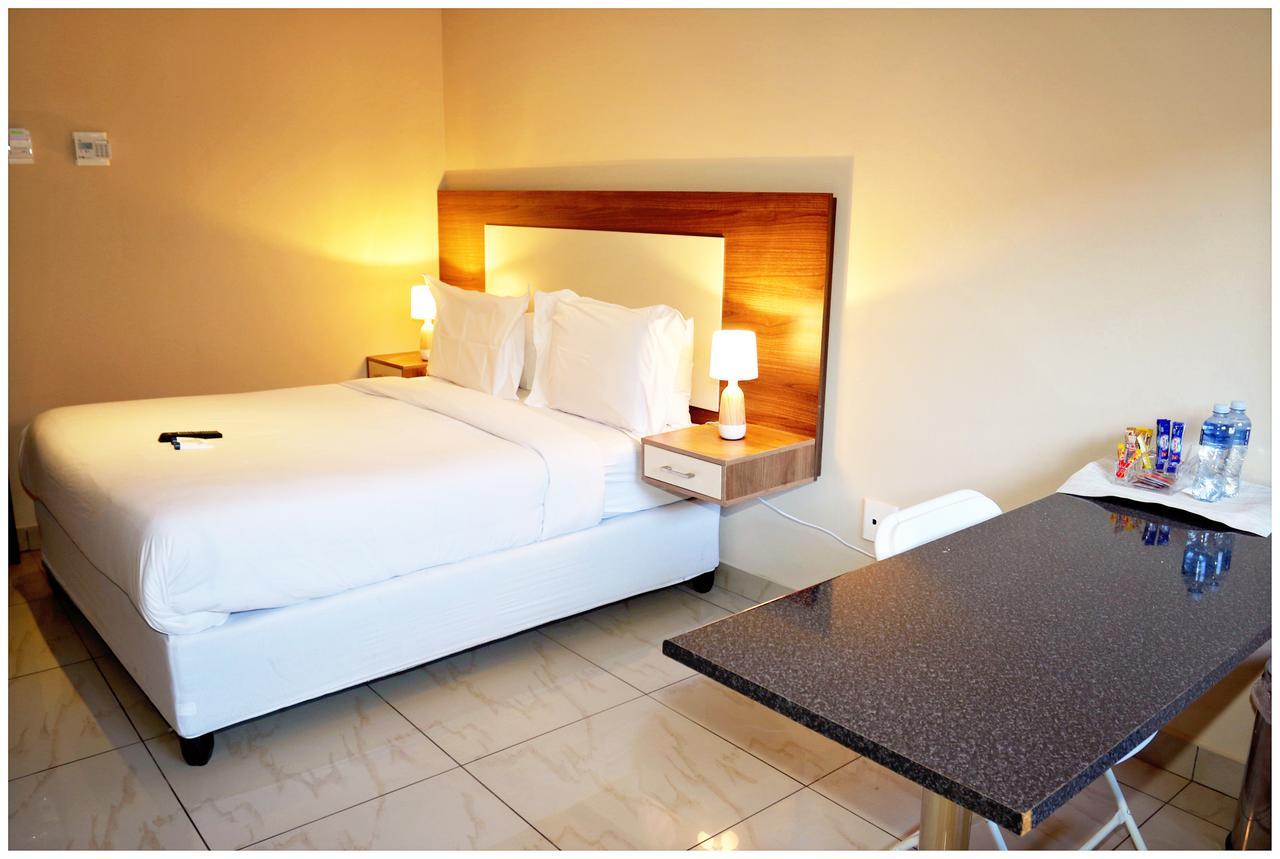 Eagle Nest Luxury Accommodation Роодепоорт Екстериор снимка