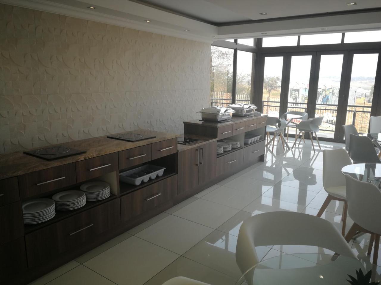 Eagle Nest Luxury Accommodation Роодепоорт Екстериор снимка